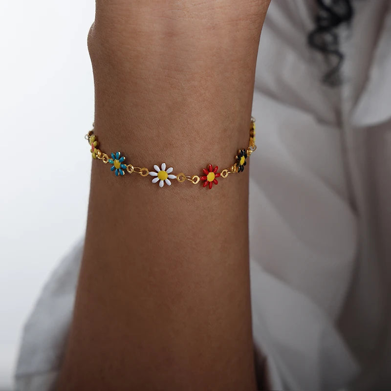 Chloe & Co. Blooming Daisy Chain Collection