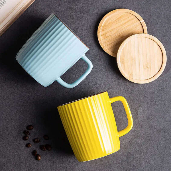 Lovely ribbed large mugs with wooden cover