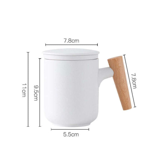 Mugs with Lid, strainer  and wooden handle. A tea pot in a cup!